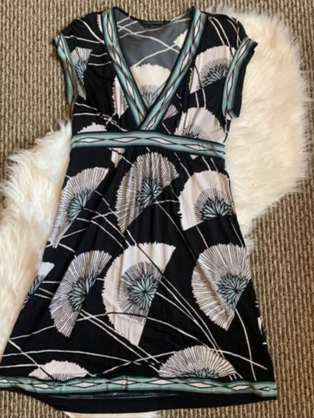 BCBG Max Azria V neck abstract floral dress blue black white v neck
